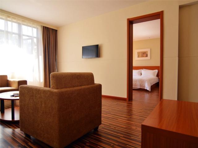 Jinjiang Inn Select Yantai Penglaige Экстерьер фото